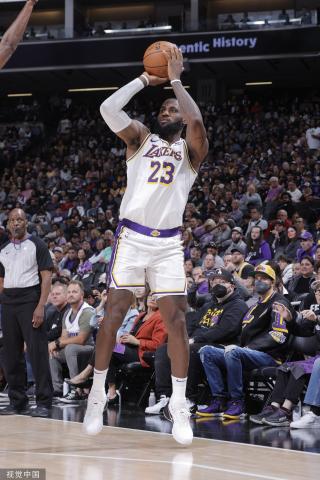 他最近的身 他最近的身